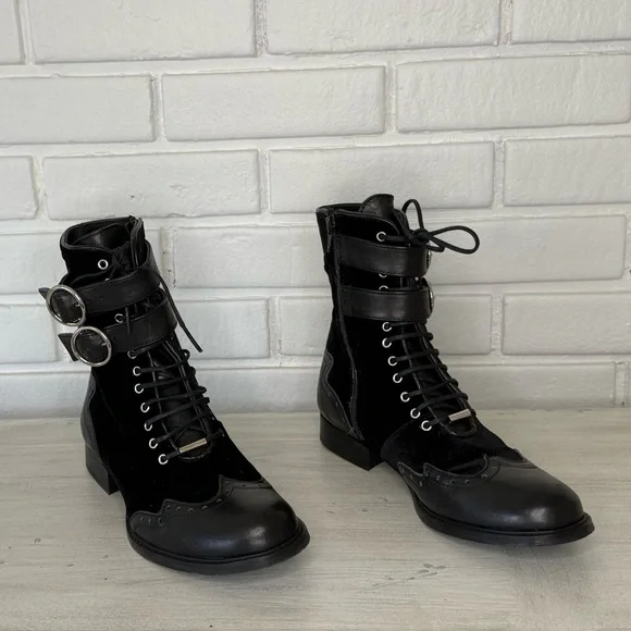 John Fluevog Black Women's Lace-Up Boots - Picture 1 of 16